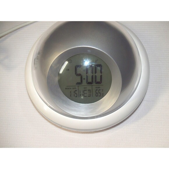 tech toyz Clock Date Temperature with 4 USB charging connectors Space Age Modern - Picture 5 of 7